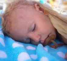 Din cauza a ceea ce copilul poate transpira abundent in timpul somnului