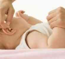 Cum se curata urechile nou-născut?