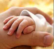 Cum să taie unghiile într-un nou-născut?