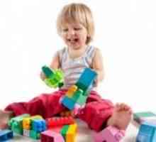 Cum să învețe un copil să se joace singur