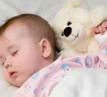 Cum să învețe un copil să doarmă în pat de copil?