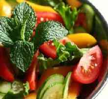 Salata cu castraveți și roșii