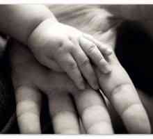 Copilul oblazit pielea de pe degete și palmele - ceea ce fac mama?