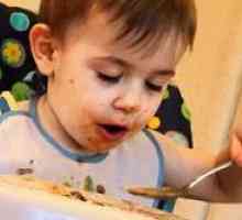 Învățați un copil să mănânce propria lor