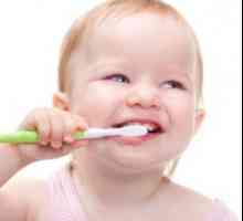 Îngrijirea dinților la sugari