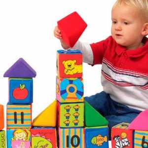 Mai mult de 100 de jocuri educative pentru copii în primul an de viață