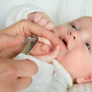 Cum să taie unghiile nou-născut