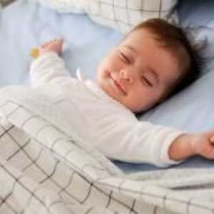 Cum de a pune copilul să doarmă fără balansoar?