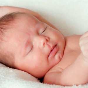 Kid transpiră puternic in timpul somnului: copii dispun sau alarma?