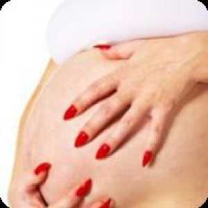 Este posibil ca femeile gravide să crească unghiile?