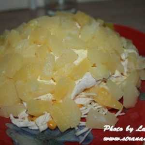 Salata cu carne de pui și ananas