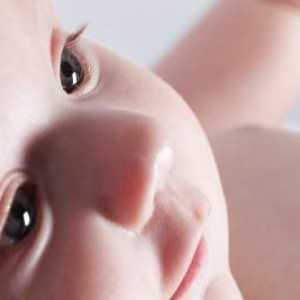 Ochii umezi de un nou-născut