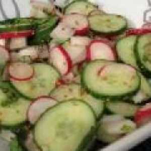 Salata verde cu ridichi și castravete (de la 1,5 la 3 ani)